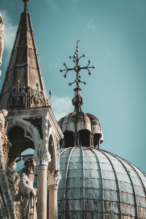 Foto profissional grátis de abóboda, basílica de são marcos, católico
