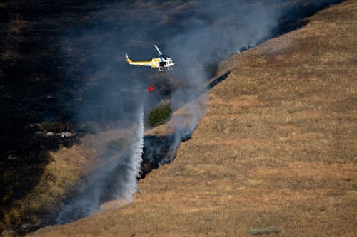 Fotobanka s bezplatnými fotkami na tému dym, helikoptéra, horenie