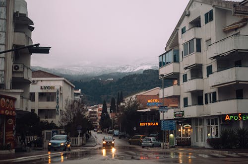 Ingyenes stockfotó autók, buidings, hegyek témában