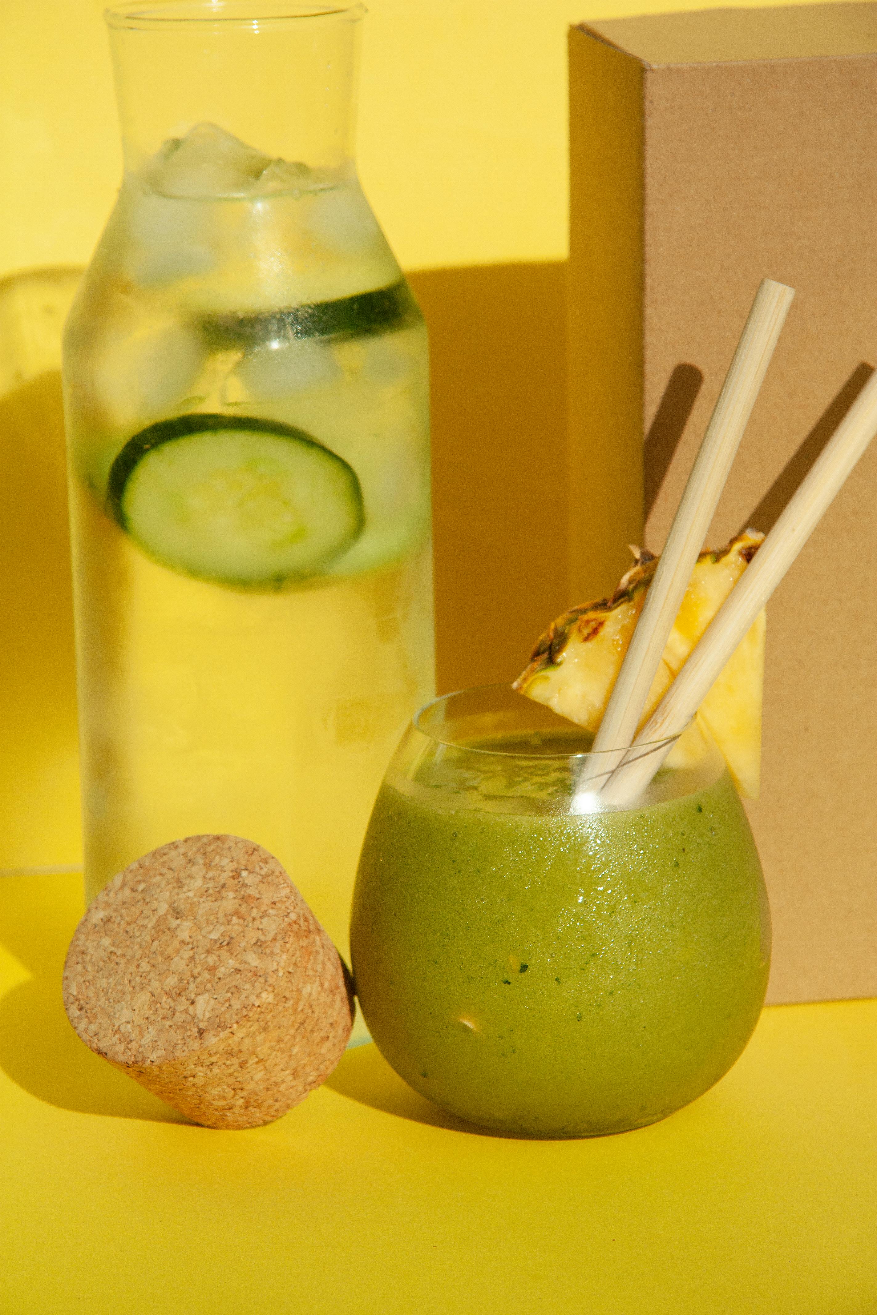 건강한 스무디와 디톡스 워터