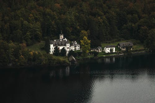 Gratis stockfoto met architectuur, bomen, buitenkant