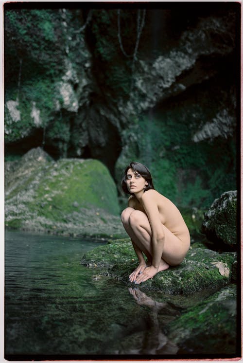 Free Δωρεάν στοκ φωτογραφιών με γυμνός, γυναίκα, καθιστός Stock Photo