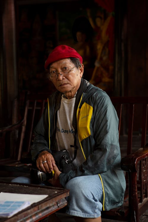 Fotos de stock gratuitas de anciano, asiático, cámara