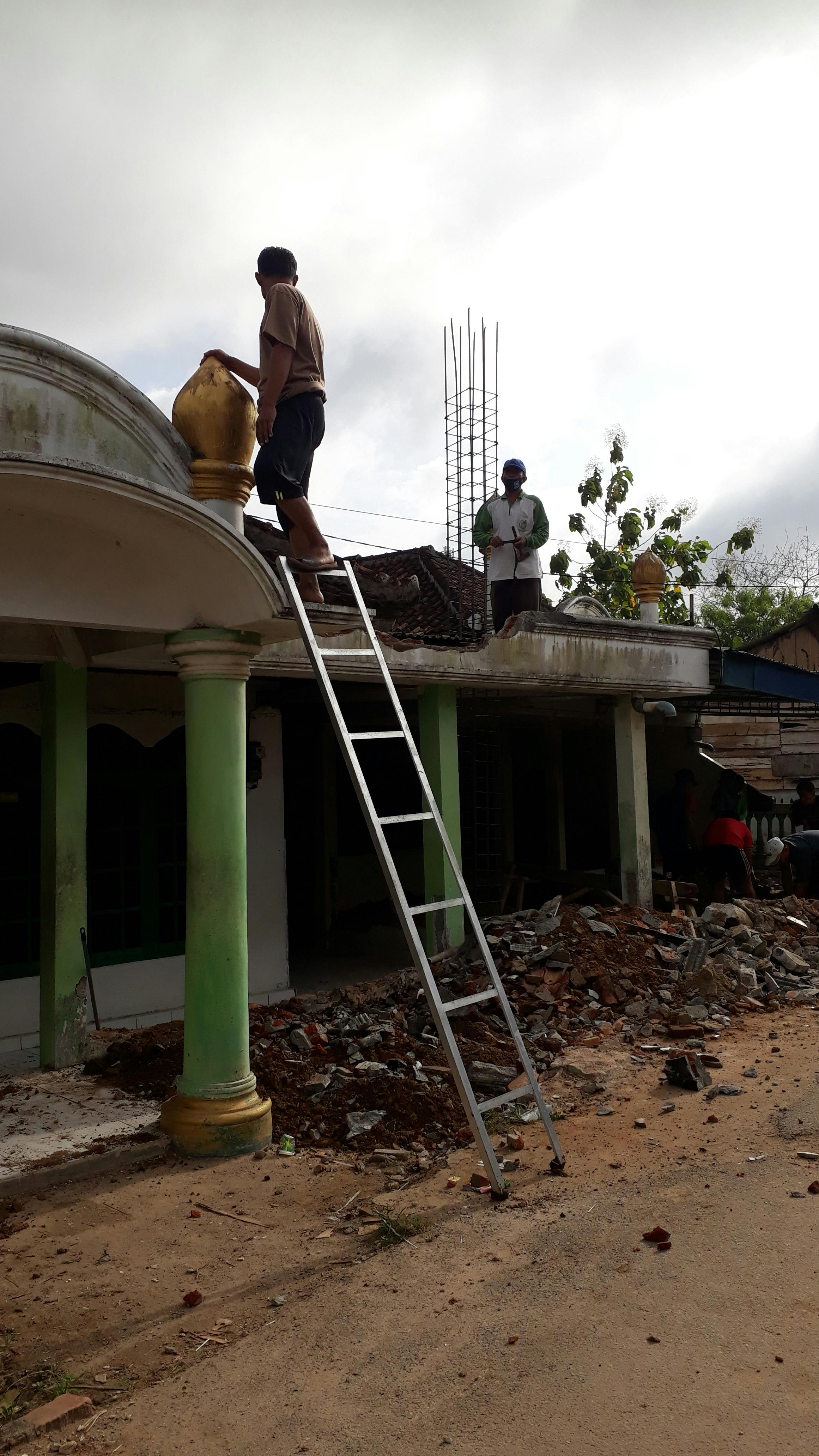 ランプの灯る日本の秘境温泉
