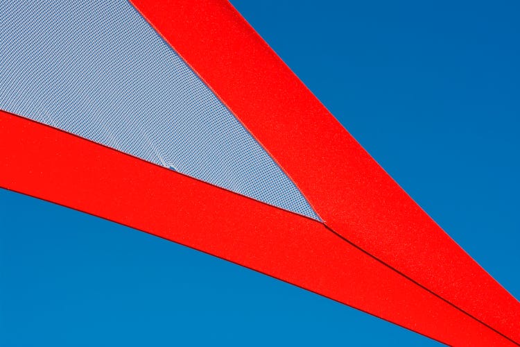 Shape From Red Lines And Net