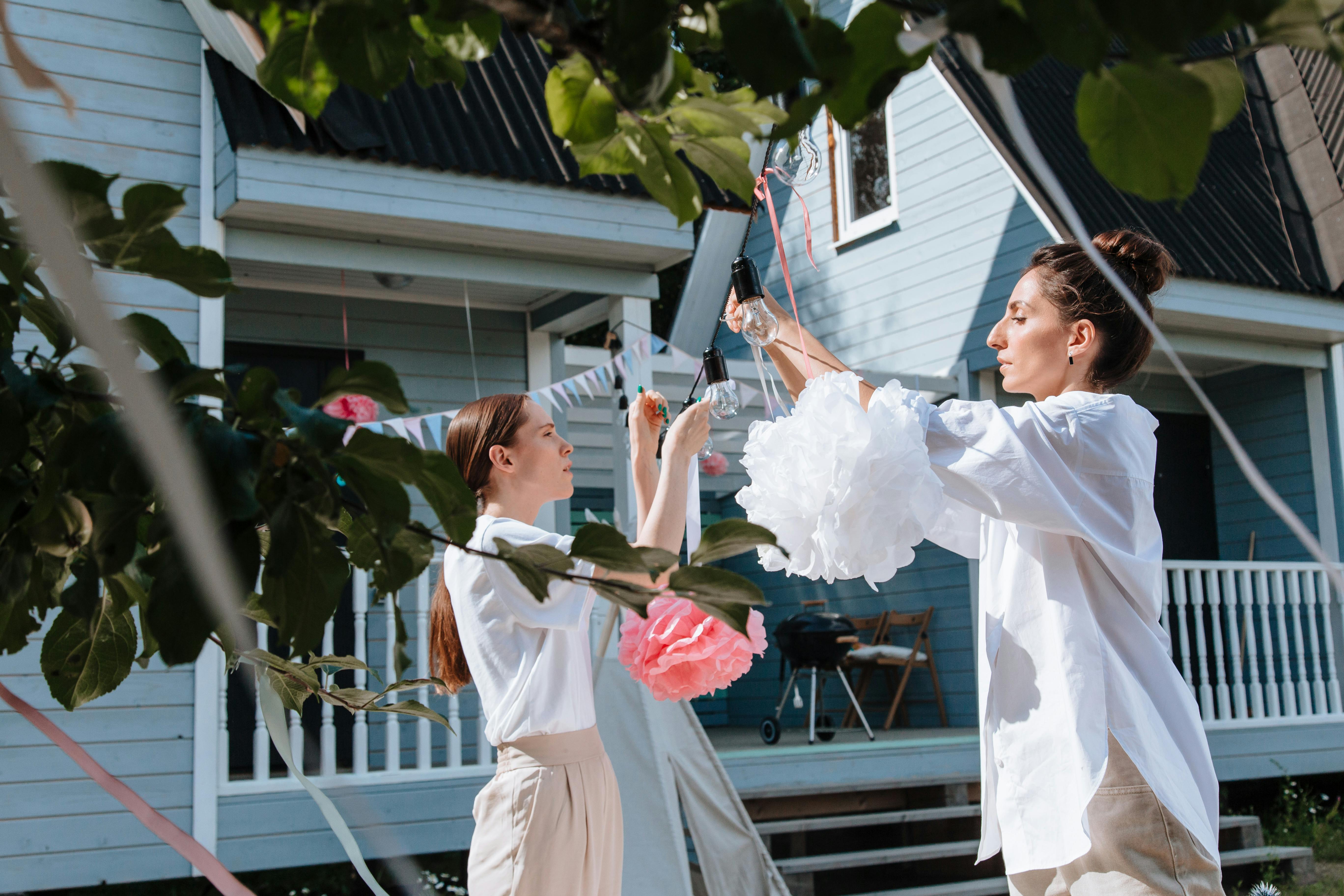Find out if a neighbour can legally refuse you access for maintenance or repairs — Photo by Ron Lach on Pexels