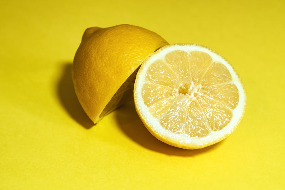 Close-Up Photography of Sliced Lemon