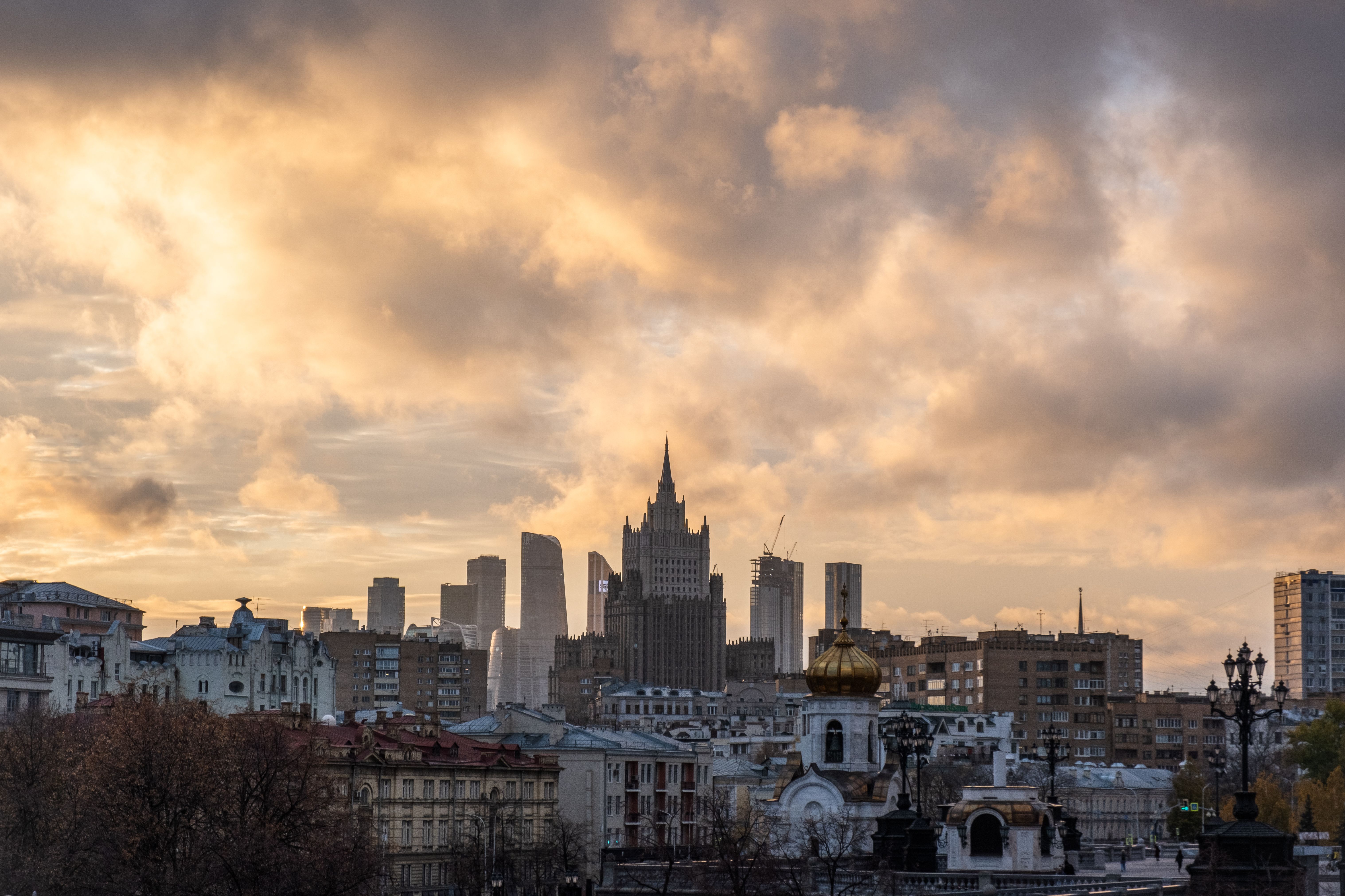 Синоптики обещают тепло и облака: какая погода ждёт москвичей в выходные