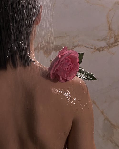 Kostenlos Kostenloses Stock Foto zu bare zurück, duschen, frau Stock-Foto