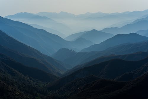 Immagine gratuita di catena montuosa, fogg, foschia