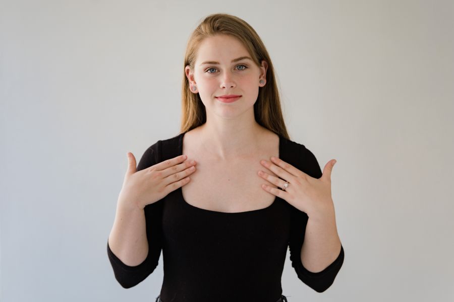Ingrid Halvorsen speaking to camera — photo by RDNE Stock project on Pexels