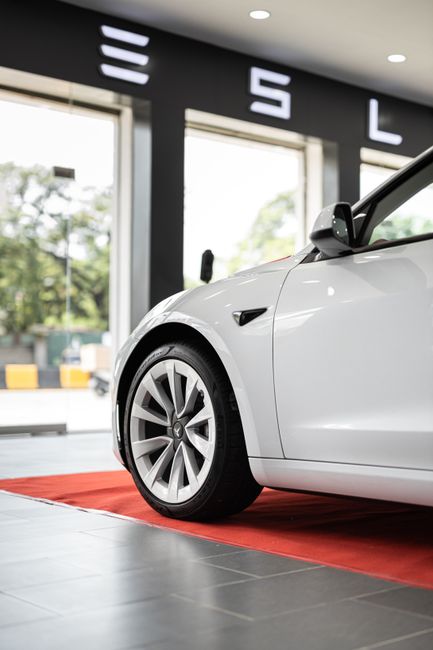 car dealership showroom electric vehicles