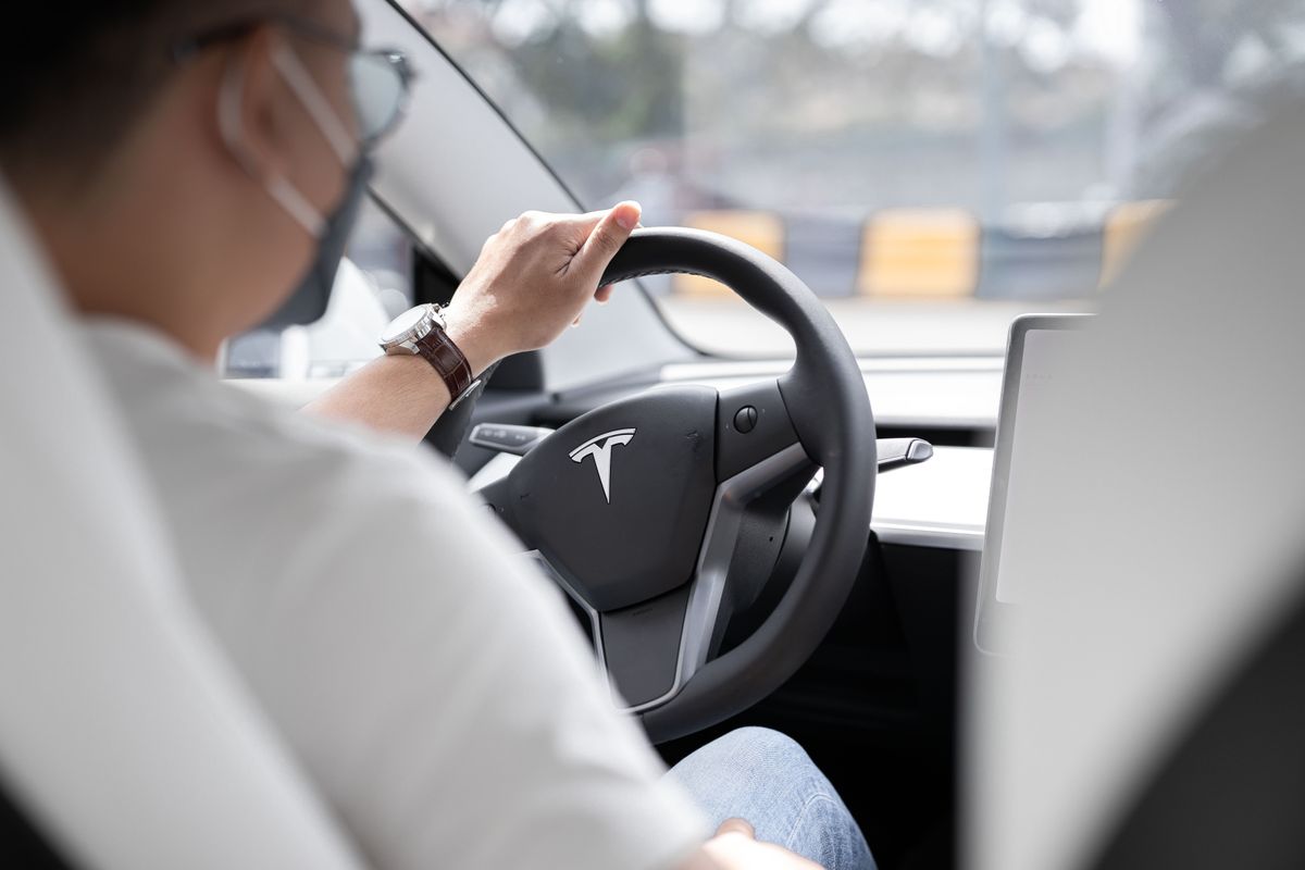 Tesla et IA : le vrai moteur de la conduite autonome