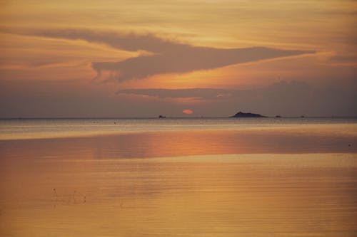 Fotobanka s bezplatnými fotkami na tému dramatická obloha, horizont, more