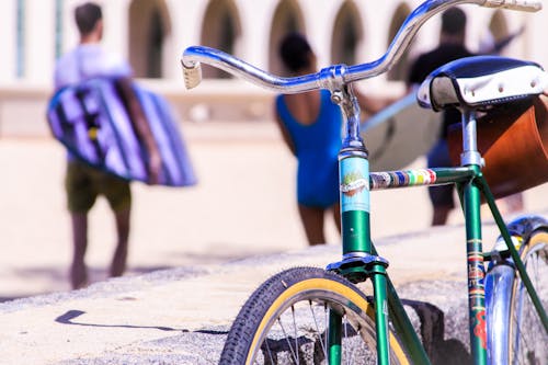 Photographie De Mise Au Point Sélective Du Vélo Vert