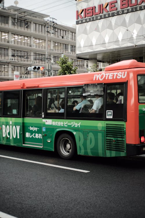 Fotos de stock gratuitas de autobús, sistema de transporte, tiro vertical