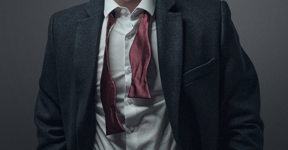 How to put on a bow tie video
