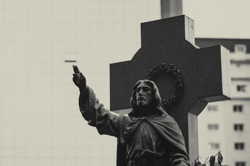 Gratis Immagine gratuita di bianco e nero, cattolicesimo, croce Foto a disposizione