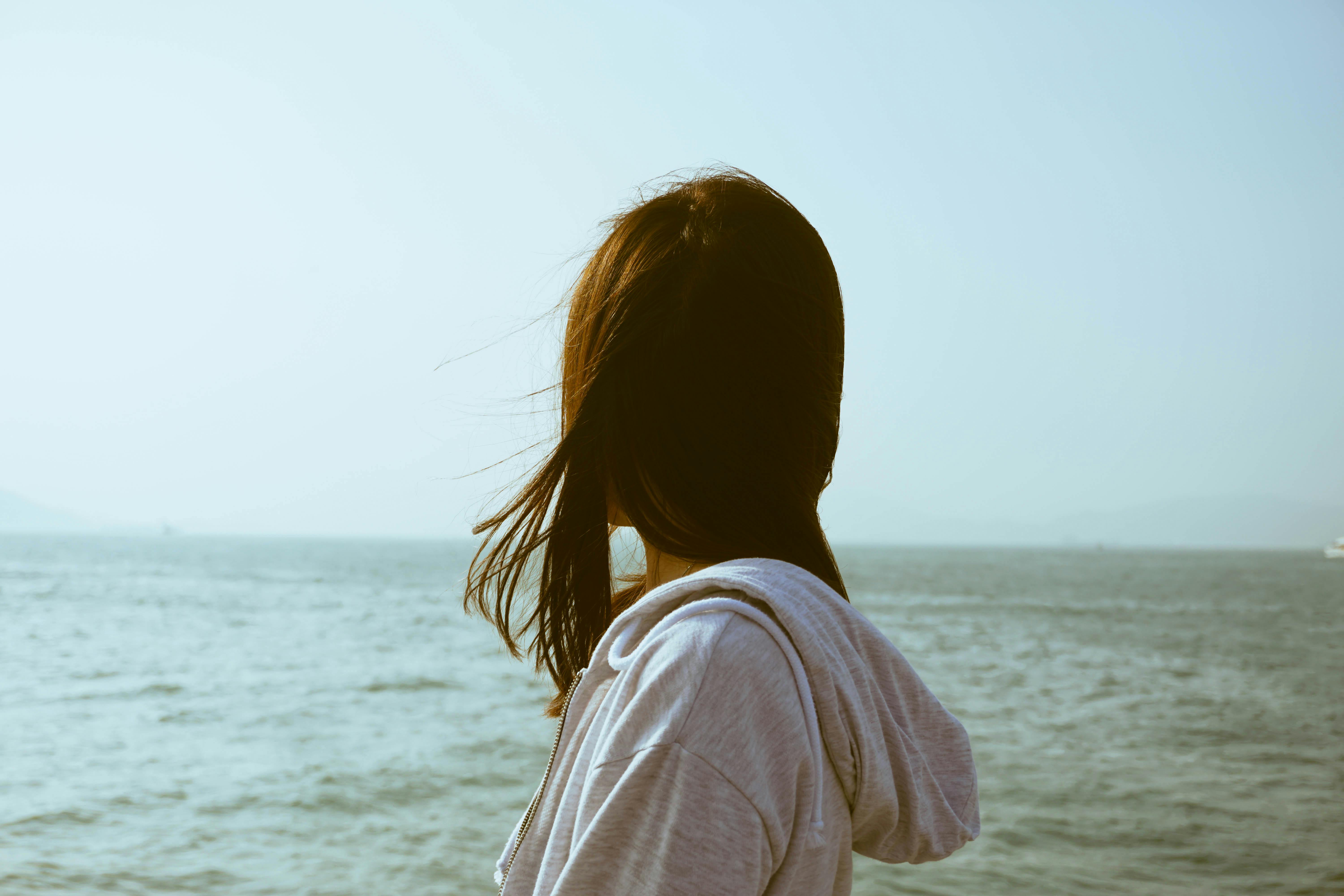 A Hijab Woman on the Sea · Free Stock Photo