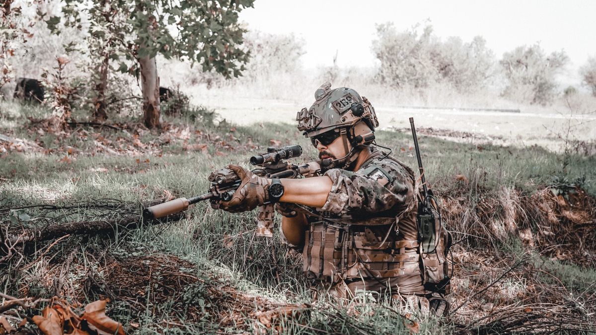 Apex AEG-X4 Carbine — Matte Black 3