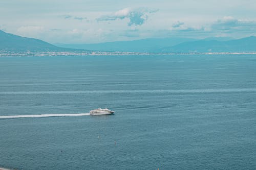 Бесплатное стоковое фото с Аэрофотосъемка, водный транспорт, круизный лайнер