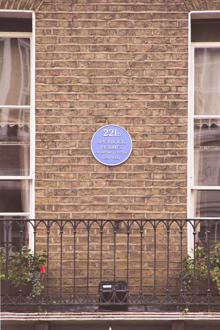 The Blue Plaque At The Sherlock Holmes Museum