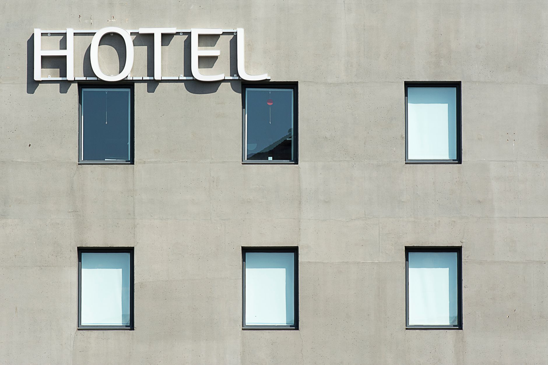 How to Plan a Trip With One Hotel Base and Smarter Day Trips