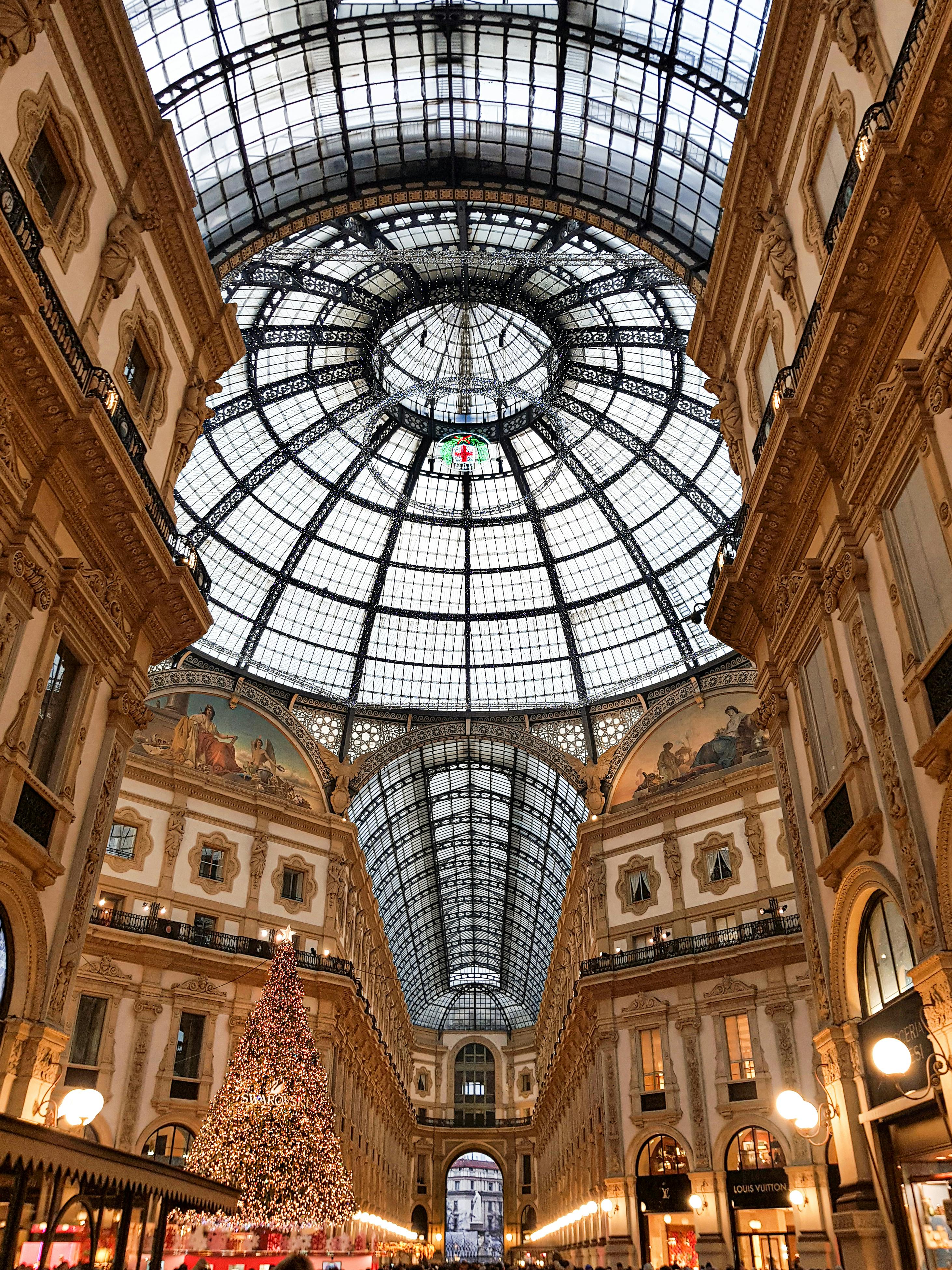 A Louis Vuitton Outlet At Galleria Vittorio Emanuele II, Milan Stock Photo,  Picture and Royalty Free Image. Image 156914335.