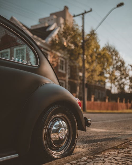 Black Volkswagen Beetle