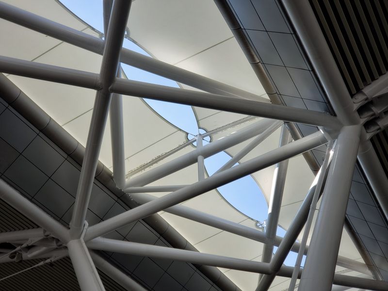 Metal frame roof structure