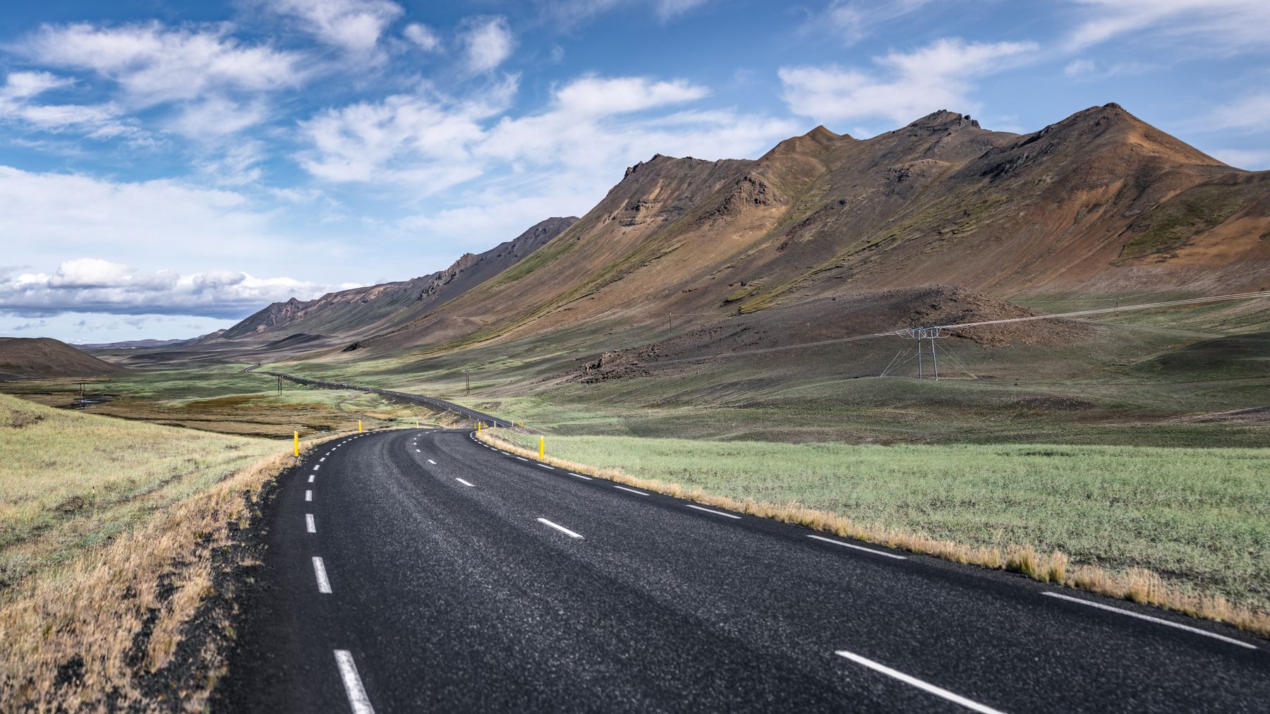 Iceland in October and November: How Winter Driving Really Changes