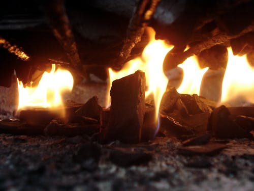 Základová fotografie zdarma na téma dřevěné uhlí, hoření, oheň