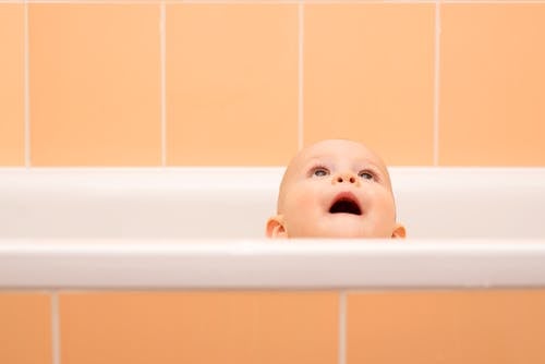 Ingyenes stockfotó aranyos, baba, fürdés témában