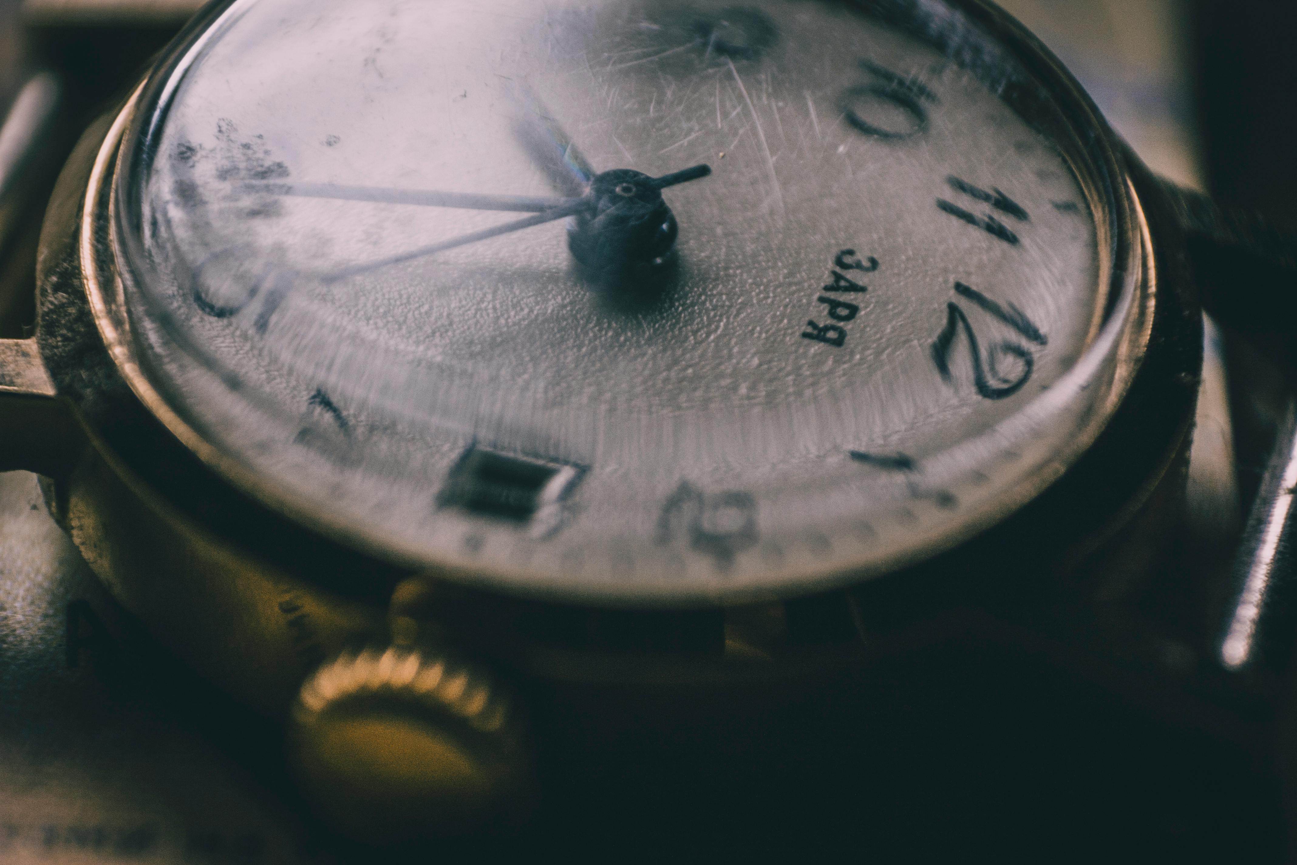 Face of an Old-Fashioned Analog Wristwatch · Free Stock Photo