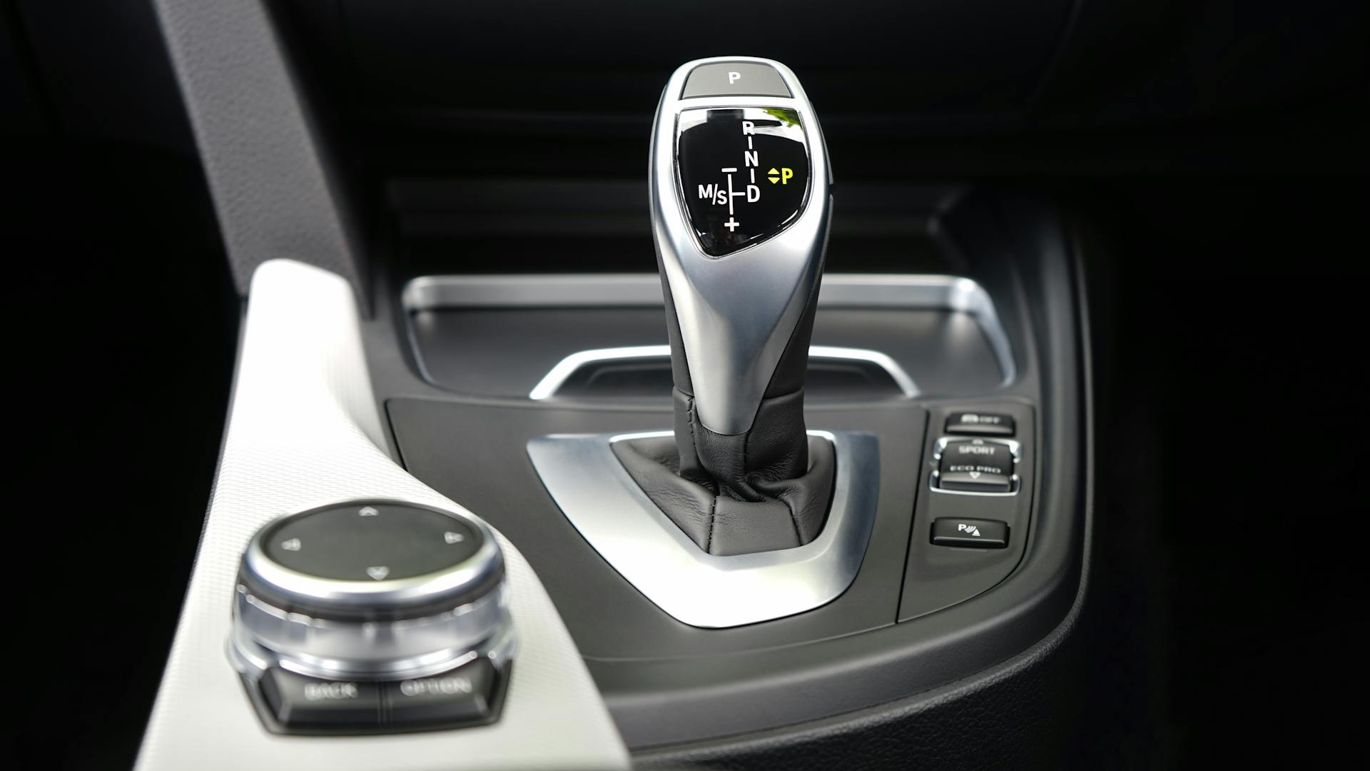 Gray and Black Vehicle Gear Shift Lever