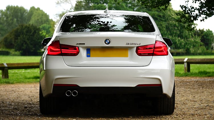 White Bmw 335d