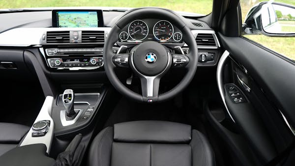 The Future of Hybrid Vehicles in the Automotive Industry by 2025