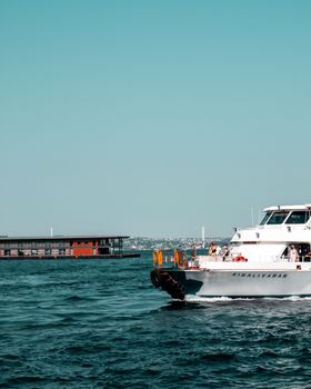 A picturesque yacht sailing on the Bosphorus in İstanbul, showcasing marine beauty.