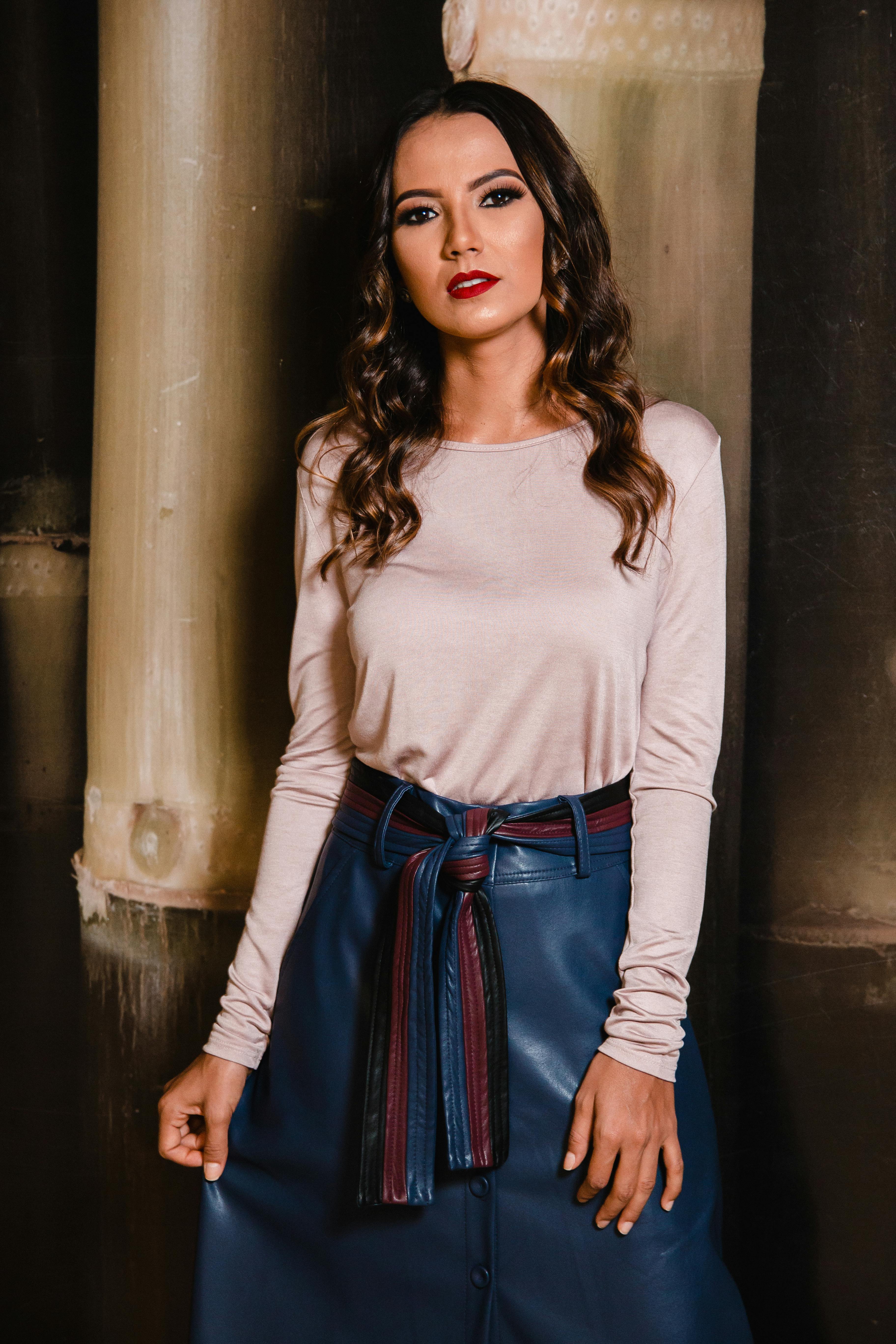 Gratis Wanita Berpose Foto Stok