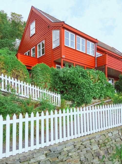 건물, 부동산, 빨간 집의 무료 스톡 사진