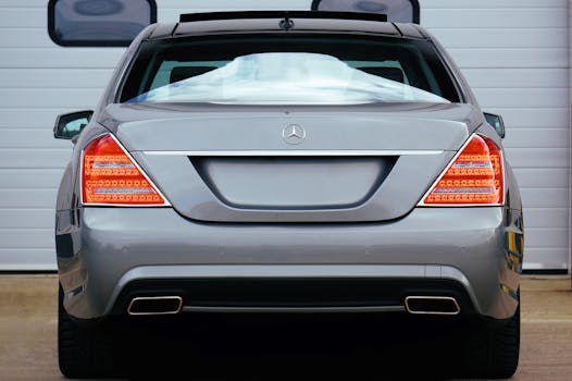 一辆时髦的梅赛德斯奔驰轿车停在苏格兰邓弗里斯和加洛韦的户外