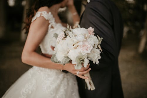 Fotos de stock gratuitas de abrazar, Boda, enfoque selectivo