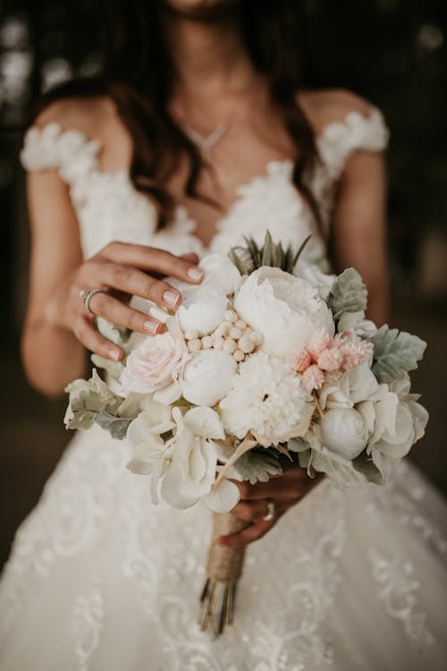 Photos gratuites de bague, bouquet, cheveux longs