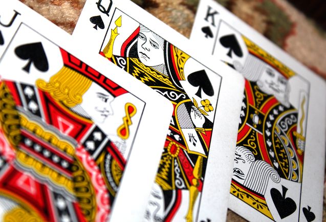 Online Casino: Spielautomaten und Live-Spiele im Überblick
