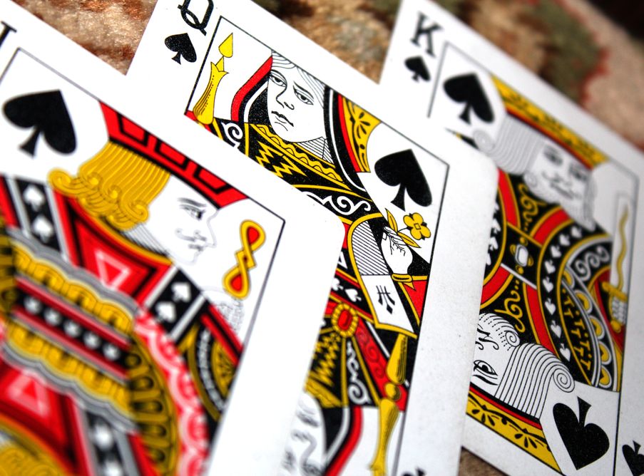 Online Casino: Spielautomaten und Live-Spiele im Überblick