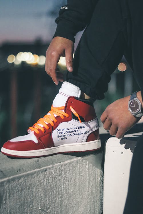 Official Images Of The OFF-WHITE x Air Jordan 1 •