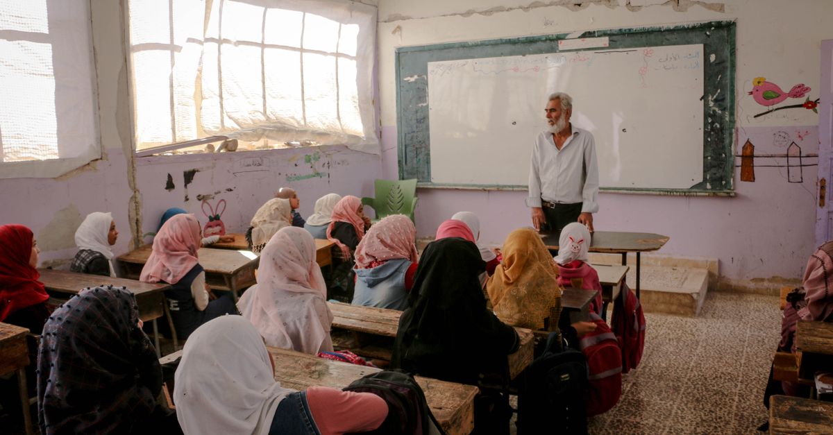 El impacto de la responsabilidad social en el saneamiento y la educación comunitaria en Yemen El impacto de la responsabilidad social en el saneamiento y la educación comunitaria en Yemen