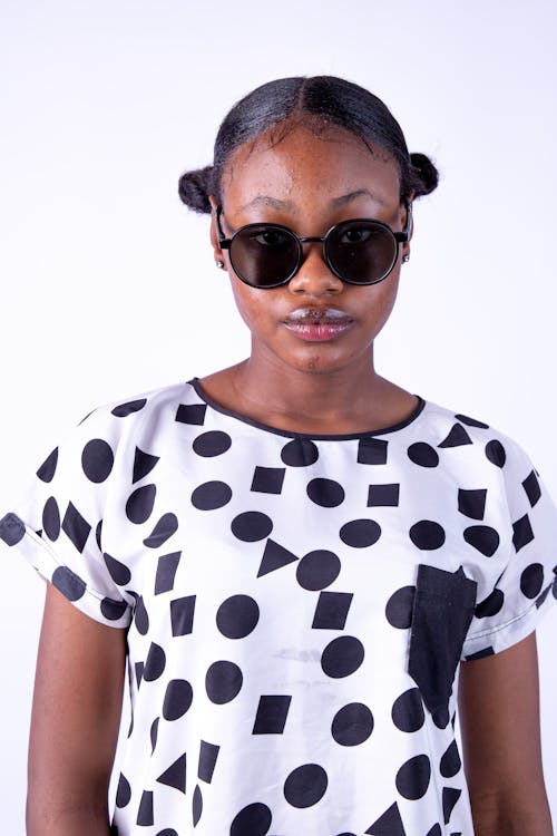 Free Stylish Woman wearing Black Sunglasses Stock Photo