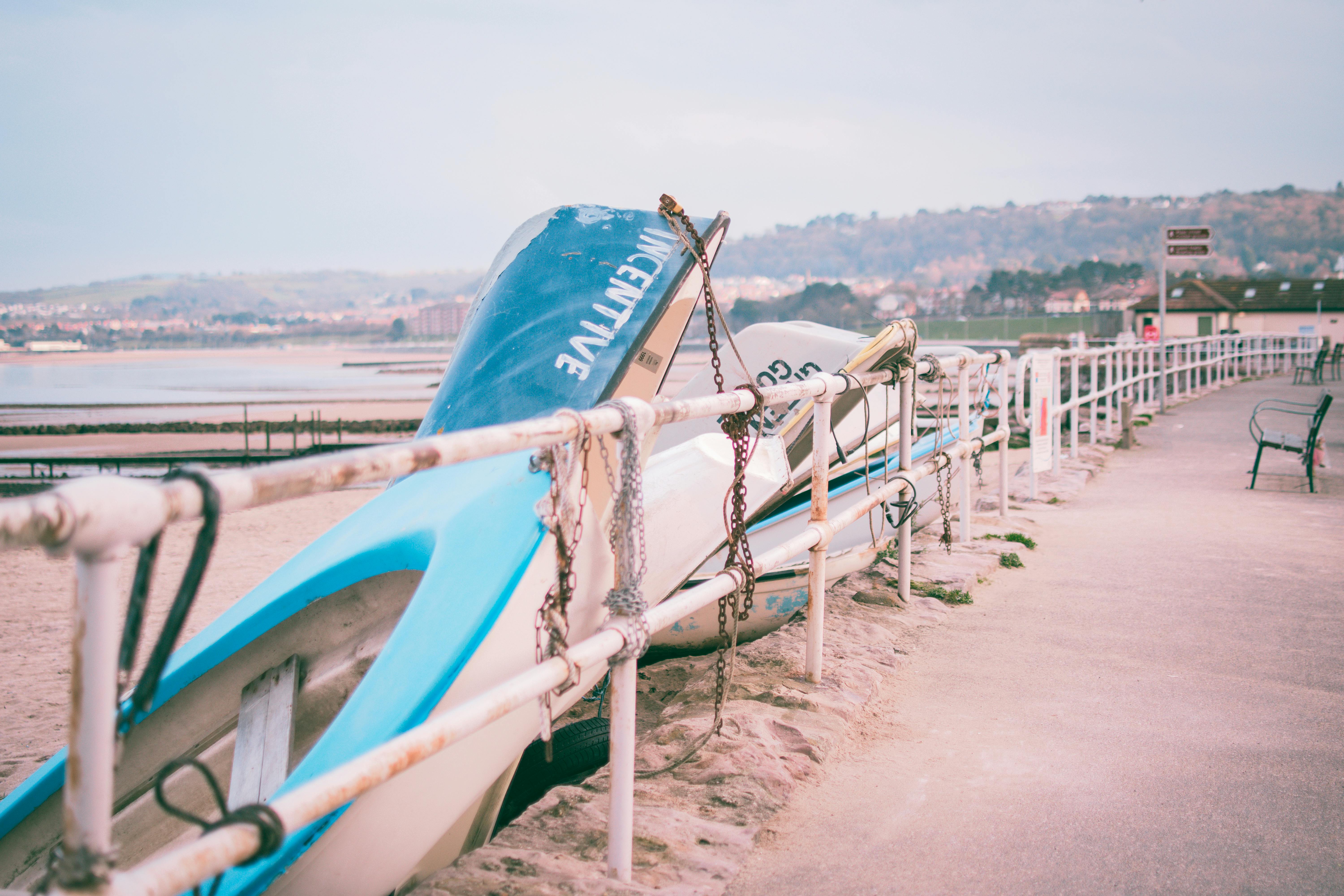 Colwyn Bay Galler deniz kıyısı promenade sakin gündüz