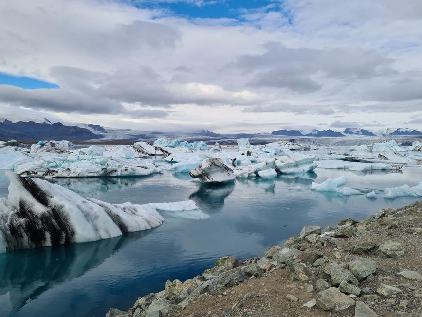 Icebergs floating in Jökulsárlón Glacier Lagoon in Iceland